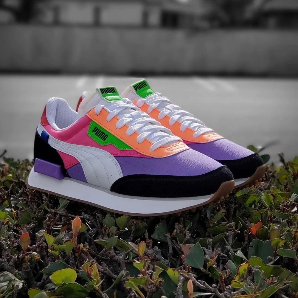 Used Puma Future Rider Play on Wm’s Luminous Purple-Fluo Pink